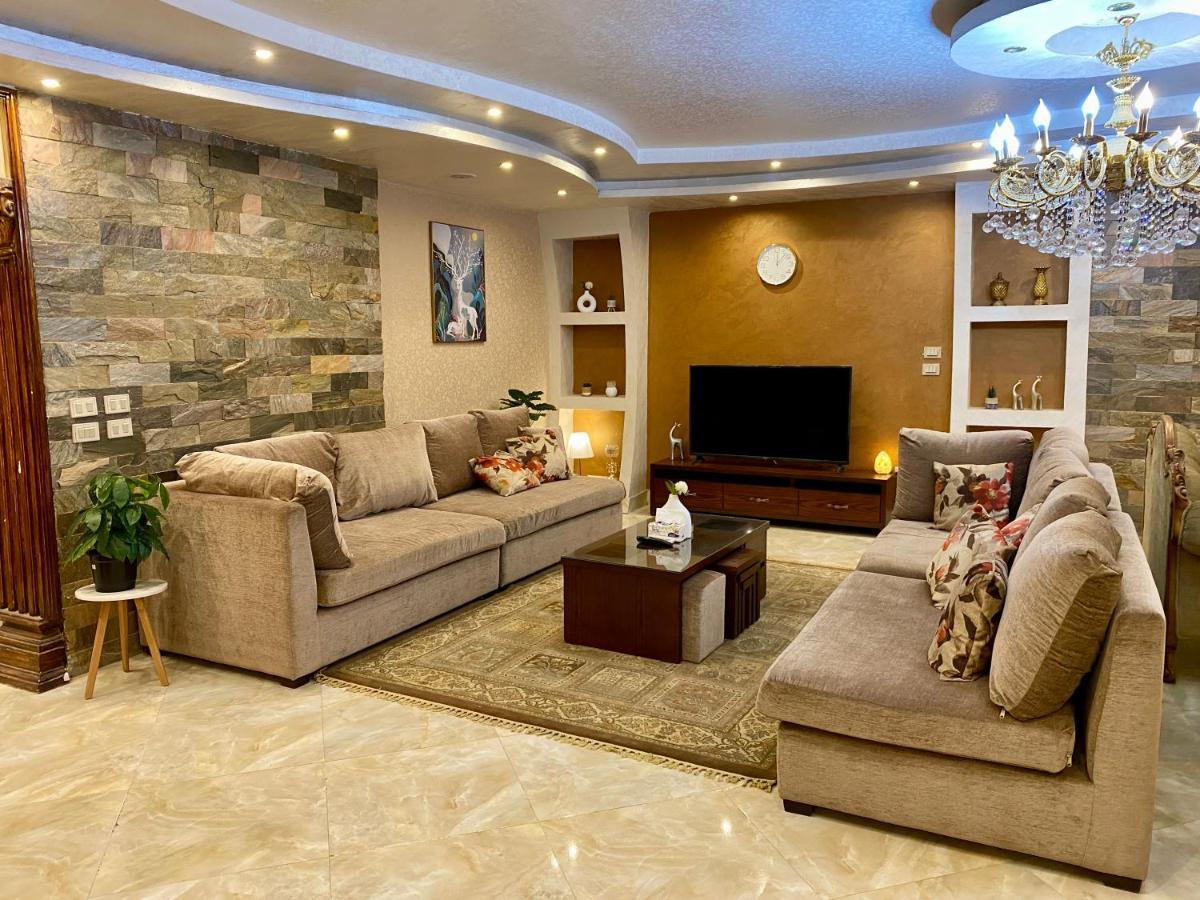 Apartment Cozy 3br In Maadi Cairo