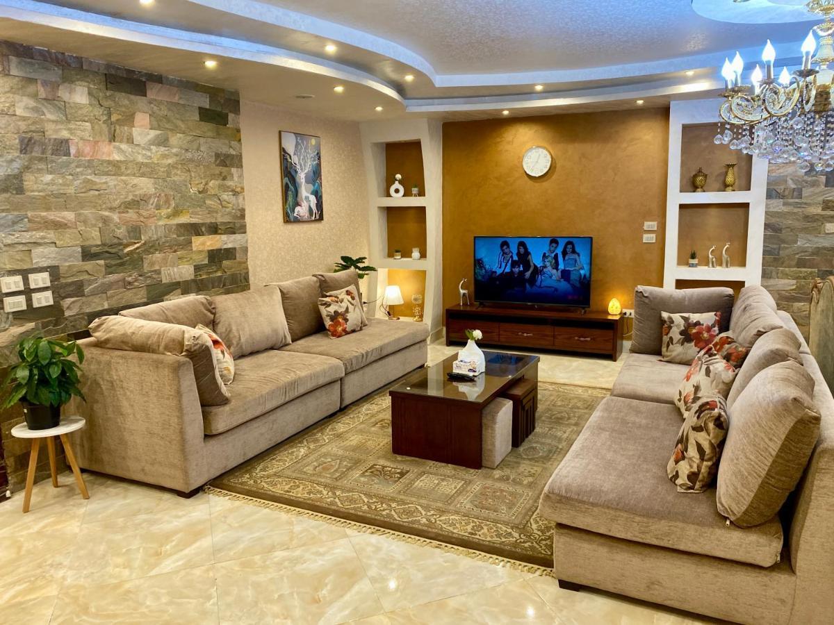 Apartment Cozy 3br In Maadi *