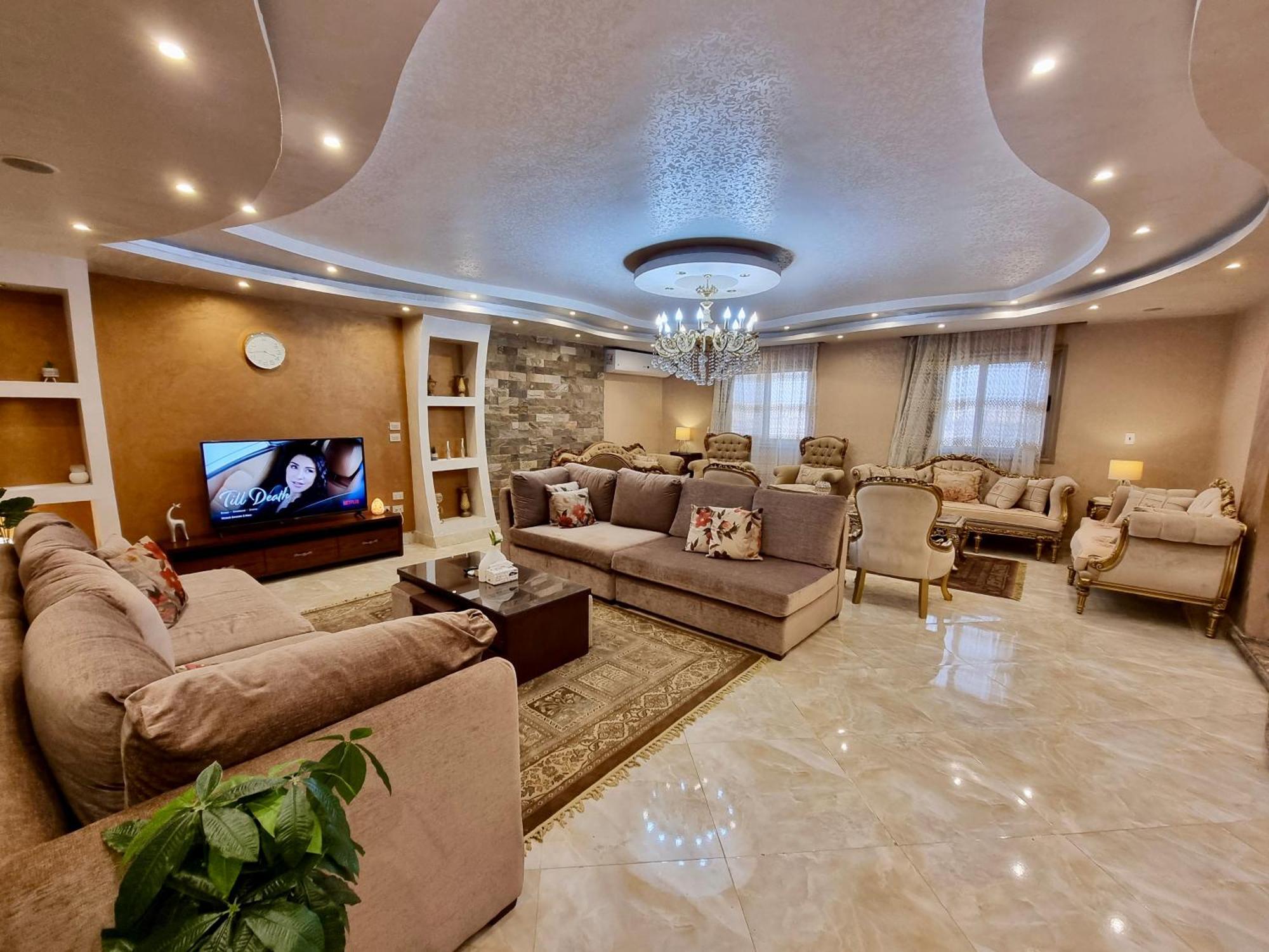Cozy 3br In Maadi * Cairo