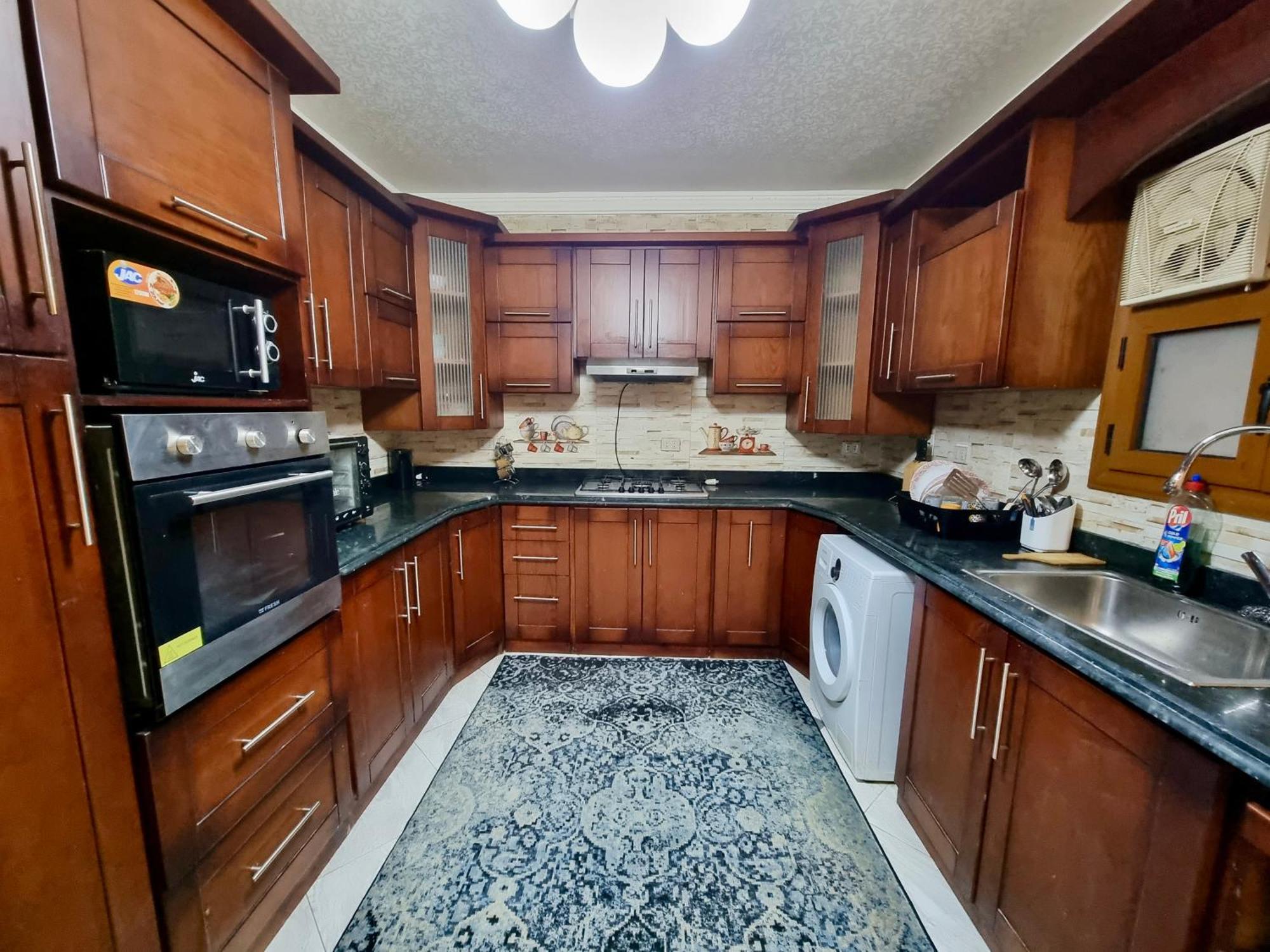 Apartment Cozy 3br In Maadi