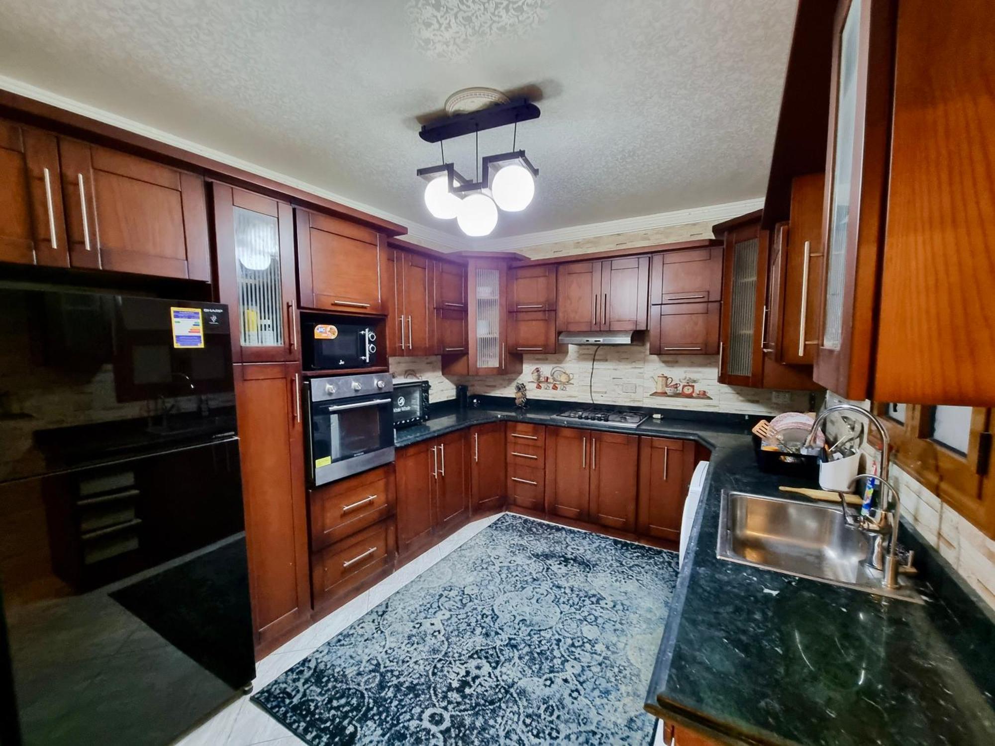 Apartment Cozy 3br In Maadi *